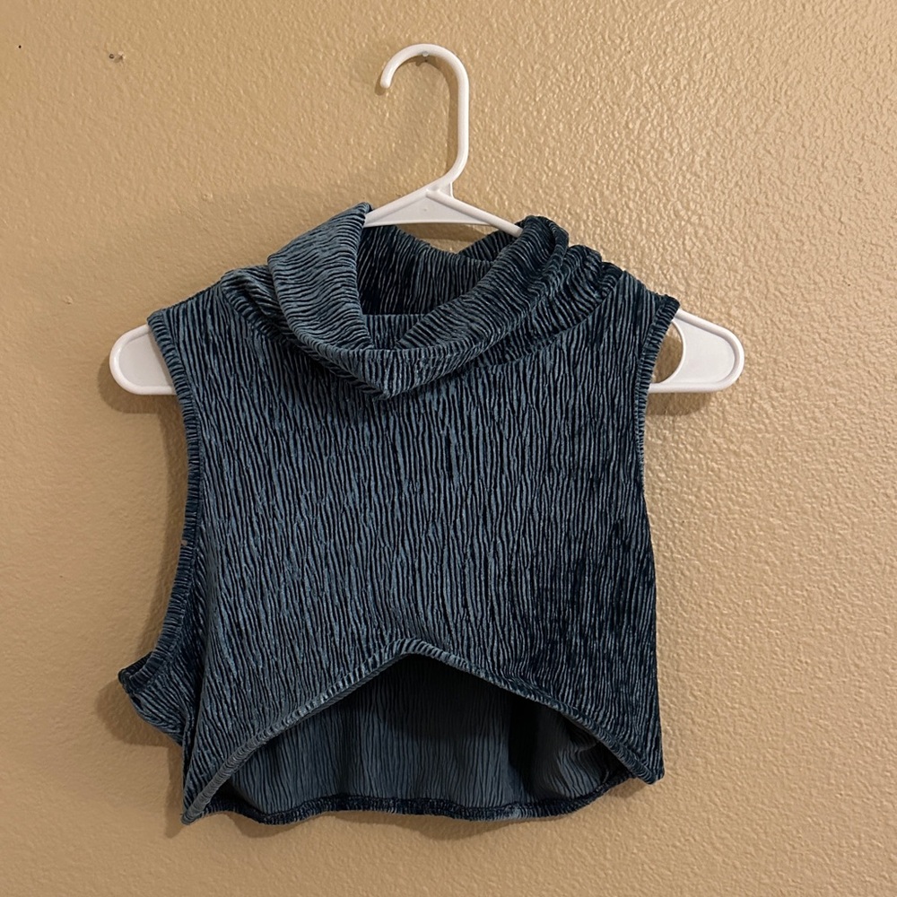 JLUXLABEL Textured Blue Crop Top
